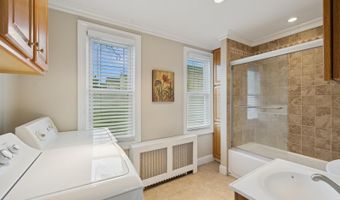 45 Crosby Ave, Albertson, NY 11507