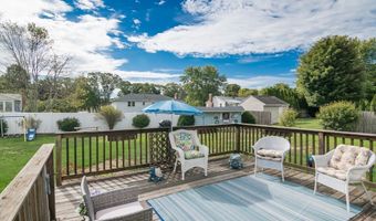 22 Beech Hill Rd, Agawam, MA 01030