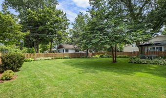 5 S Windsor Dr, Arlington Heights, IL 60004