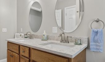 192 Depot Rd, Belgrade, ME 04917
