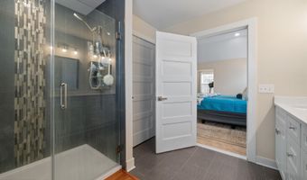 4 Harpoon Dr, Barnegat, NJ 08005