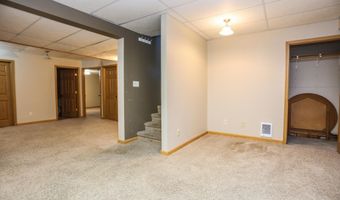 17 SW 9th Ave, Aberdeen, SD 57401