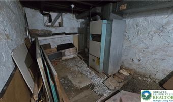 909 N 6th St, Allentown, PA 18102