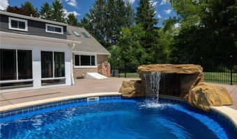 525 N Hametown Rd, Akron, OH 44333