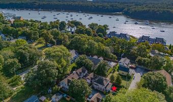 40 Vine St, East Greenwich, RI 02818