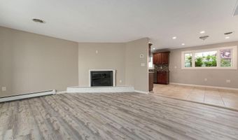 34 Bell St, Bayville, NJ 08721