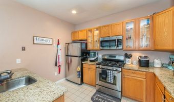 26 Windsor Dr 26, Bayonne, NJ 07035