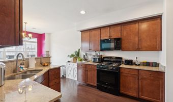 42227 CANARY GRASS Sq, Aldie, VA 20105