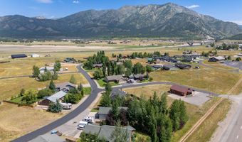 404 SNAKE RIVER Dr, Alpine, WY 83128