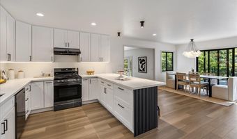 5 Arriba Dr, Aromas, CA 95004