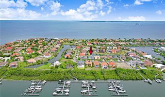 6104 LAGOMAR Ln, Apollo Beach, FL 33572