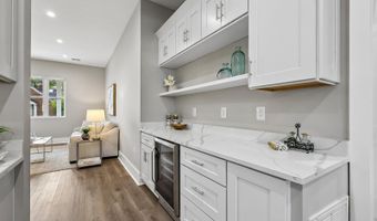 735 N GEORGE MASON Dr, Arlington, VA 22203