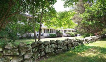 3 Deerfield Dr, Clinton, CT 06413
