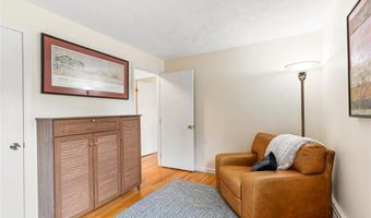 7 Maria St, Lincoln, RI 02865