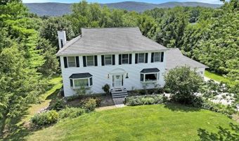 12 E Gate Dr, Alloway, NJ 07418