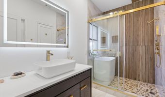 14917 Oaks N Dr, Addison, TX 75254