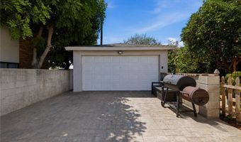 8337 Lennox Ave, Los Angeles, CA 91402
