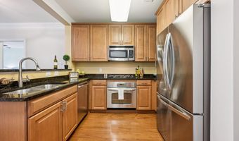 2101 MONROE N 107, Arlington, VA 22207