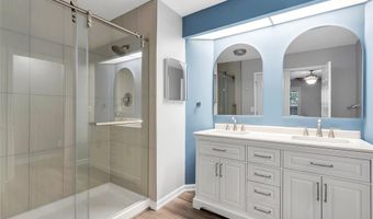 502 Oak Ridge Trails Ct, Ballwin, MO 63021