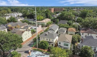 221 E 32nd St, Savannah, GA 31401