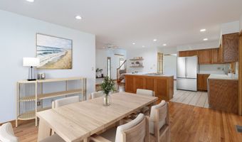 9 Howd Ave, Branford, CT 06405
