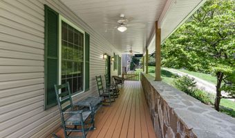 95 Cherokee Ave, Andrews, NC 28901
