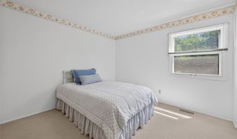 6 Helmsdale Ct, Ballwin, MO 63011