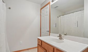803 NE Rosewood Ln, Ankeny, IA 50021