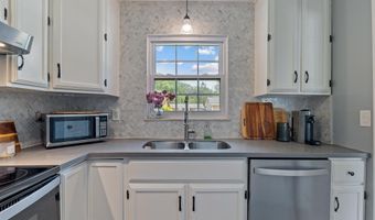 6 Gloucester Ct, Barboursville, WV 25504
