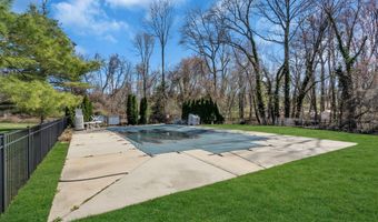 96 East Ave 97, Atlantic Highlands, NJ 07716