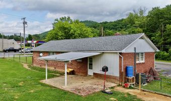 123 E Chestnut, Alderson, WV 24910