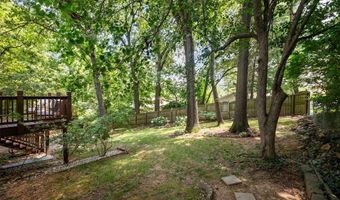 126 Asilomar Ct, Ballwin, MO 63021