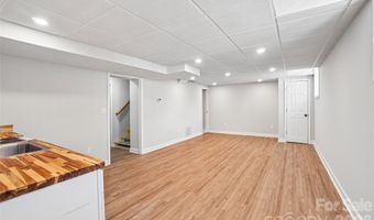 28 Ridgefield Pl, Asheville, NC 28803