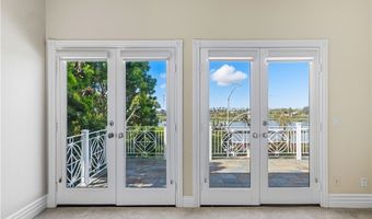 1107 Las Flores Dr, Carlsbad, CA 92008