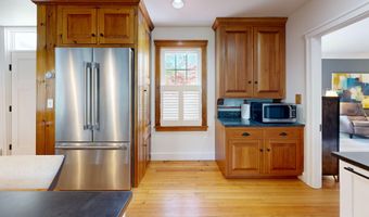 75 Court St, Belfast, ME 04915