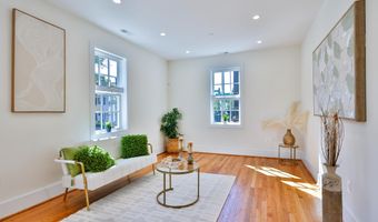 221 S ALFRED St 3A, Alexandria, VA 22314