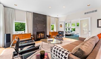 2529 Thornapple Dr, Ann Arbor, MI 48103