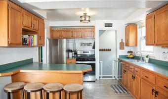 9706 Sterling Ave, Allen Park, MI 48101