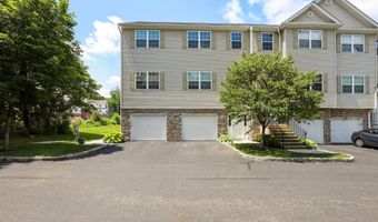 27 Riverview Ct 27, Brookfield, CT 06804