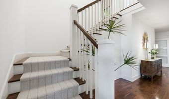 698 BEACH Ave, Atlantic Beach, FL 32233