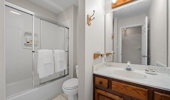 1217 Du Motier Dr, Ballwin, MO 63011