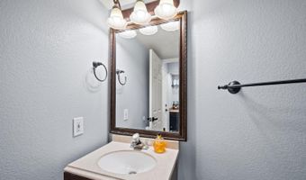 29819 Platanus Dr, Escondido, CA 92026