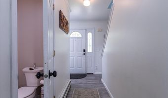 46 Duffy Dr, Bennington, VT 05201
