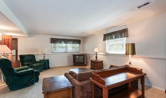 214 W Hintz Rd, Arlington Heights, IL 60004