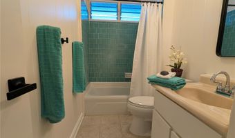 1450 Onioni St, Kailua, HI 96734