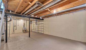 2840 Bombridge Ct, Ann Arbor, MI 48104