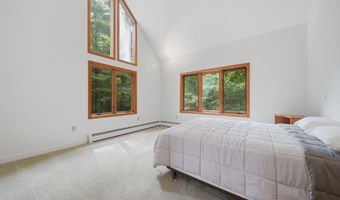 10 Eaton Rd, Amherst, NH 03031