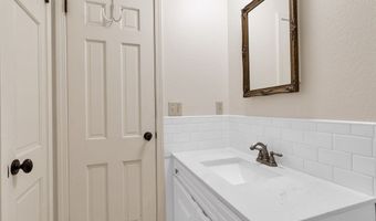 24 Rosewood Dr, Amherst, NY 14221