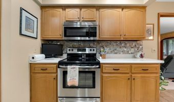 1114 Packard PL Pl, Auburn, IN 46706