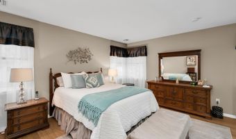 749 Park Ave, Belford, NJ 07718